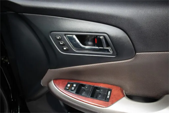 2009 TOYOTA CROWN — photo