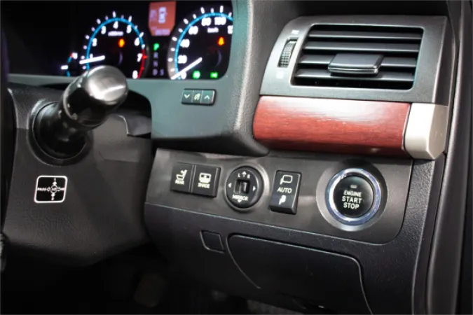 2009 TOYOTA CROWN — photo
