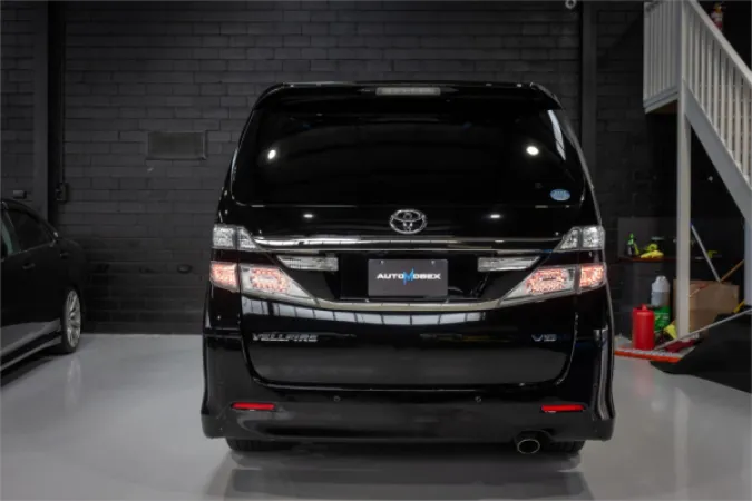 2013 TOYOTA VELLFIRE — photo