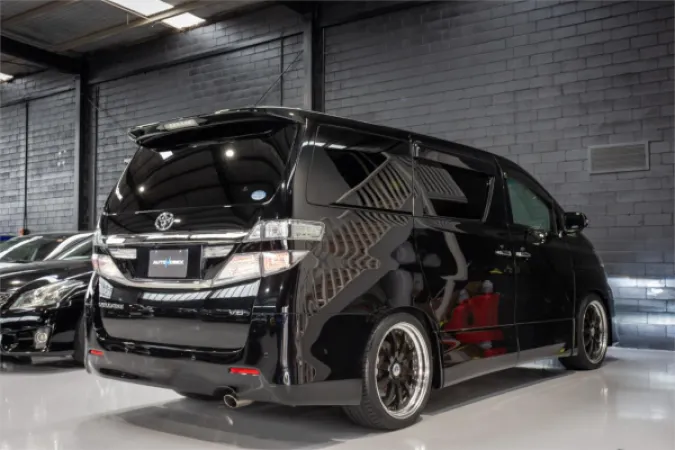 2013 TOYOTA VELLFIRE — photo