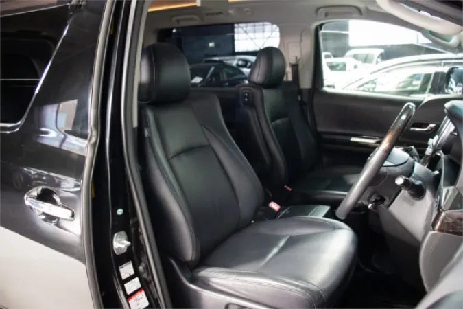 2013 TOYOTA VELLFIRE — photo