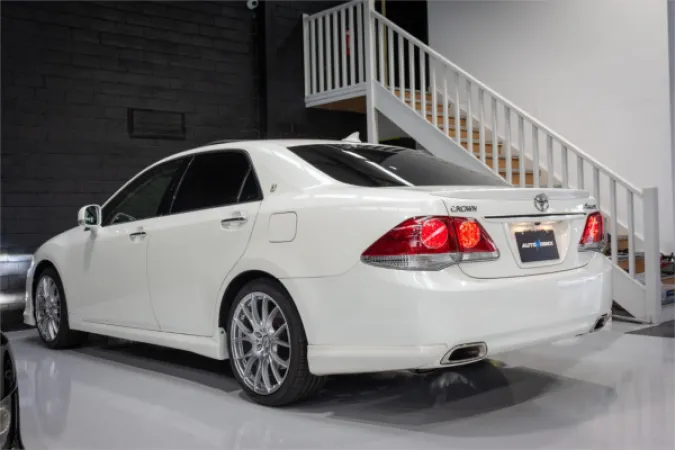 2012 TOYOTA CROWN — photo