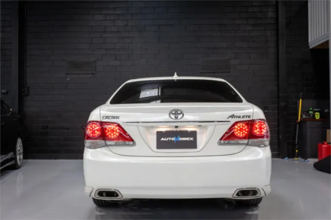 2012 TOYOTA CROWN — photo