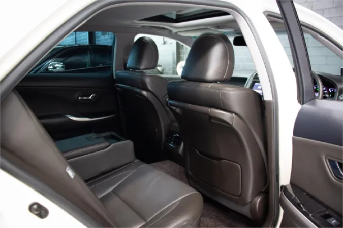 2012 TOYOTA CROWN — photo