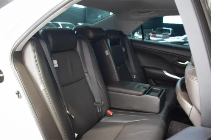 2012 TOYOTA CROWN — photo