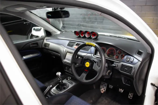 2003 MITSUBISHI LANCER — photo