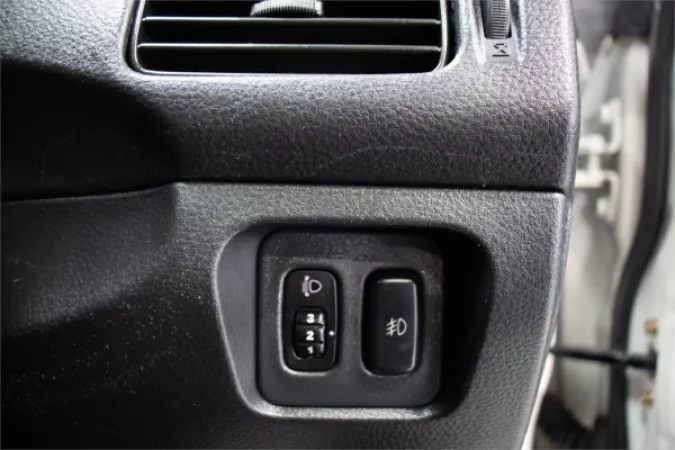 2003 MITSUBISHI LANCER — photo