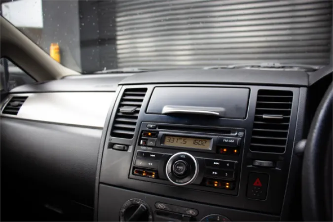 2009 NISSAN TIIDA — photo