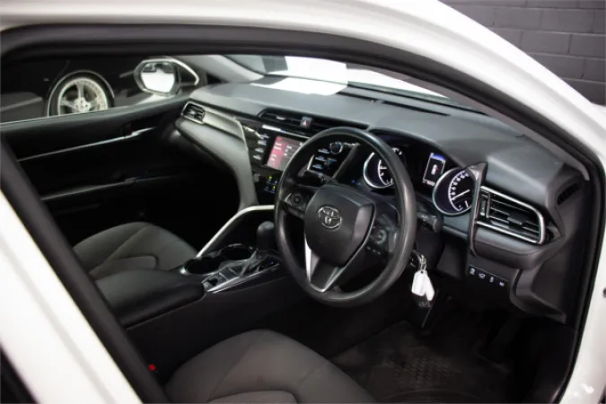 2019 TOYOTA CAMRY — photo