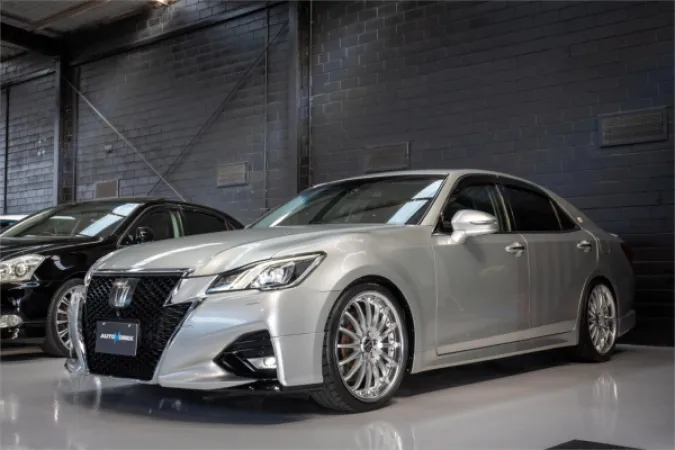 2016 TOYOTA CROWN — photo