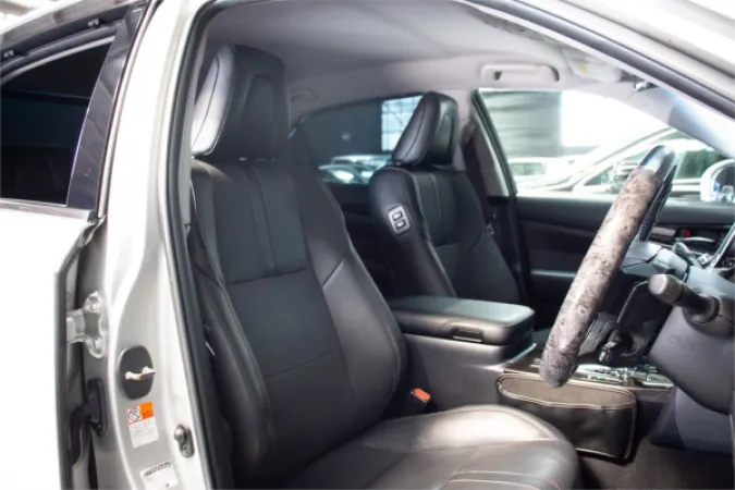 2016 TOYOTA CROWN — photo