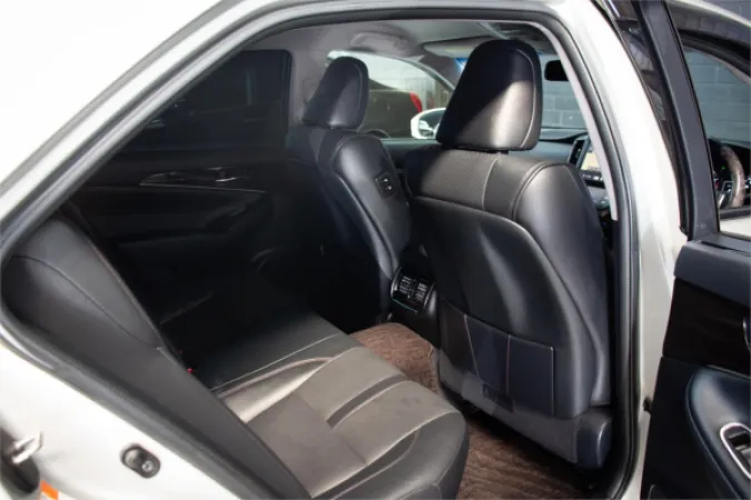 2016 TOYOTA CROWN — photo