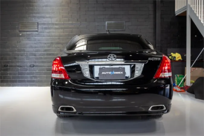 2012 TOYOTA CROWN — photo