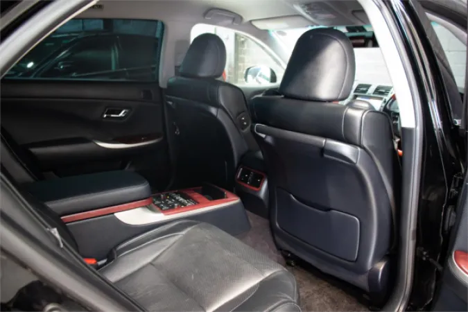 2012 TOYOTA CROWN — photo