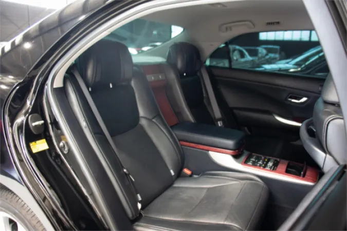 2012 TOYOTA CROWN — photo