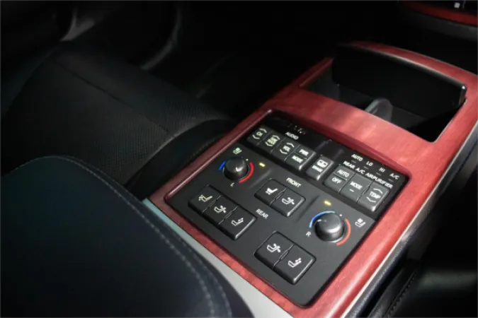 2012 TOYOTA CROWN — photo