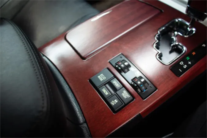 2012 TOYOTA CROWN — photo
