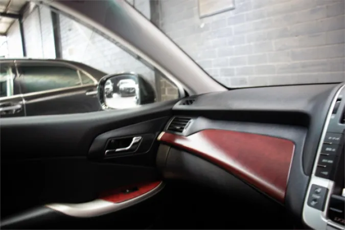 2012 TOYOTA CROWN — photo