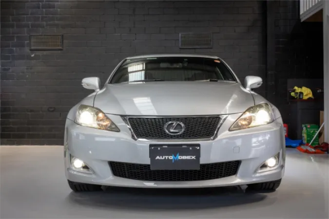 2010 LEXUS IS350 — photo
