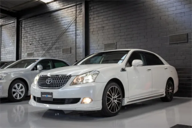 2009 TOYOTA CROWN — photo