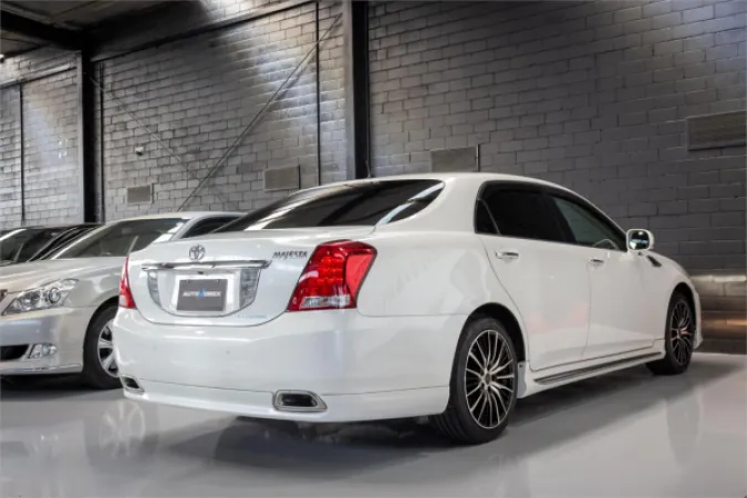 2009 TOYOTA CROWN — photo