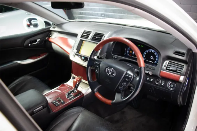 2009 TOYOTA CROWN — photo