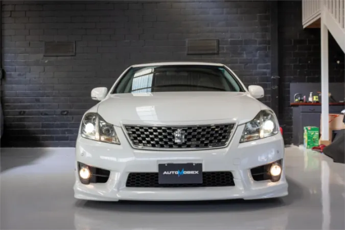 2010 TOYOTA CROWN — photo