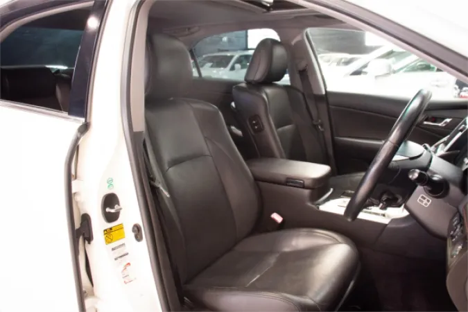 2010 TOYOTA CROWN — photo