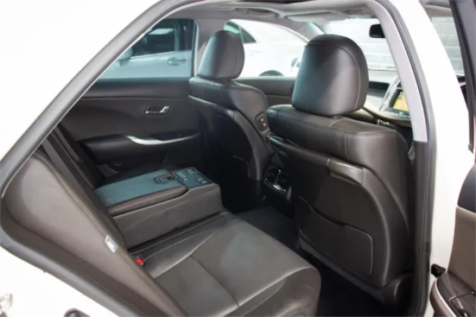 2010 TOYOTA CROWN — photo