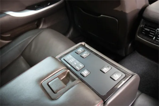 2010 TOYOTA CROWN — photo