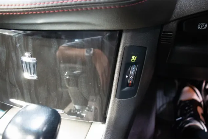 2010 TOYOTA CROWN — photo