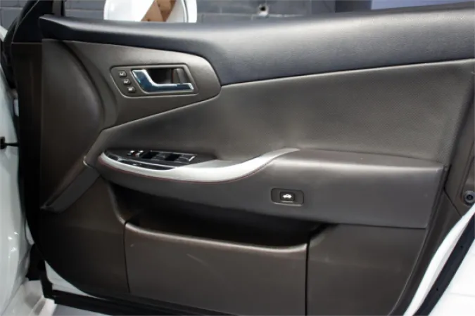 2010 TOYOTA CROWN — photo