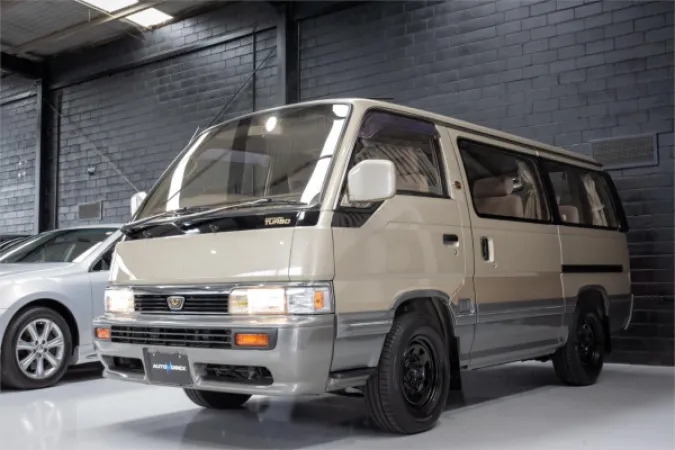 1993 NISSAN Homy Coach — photo
