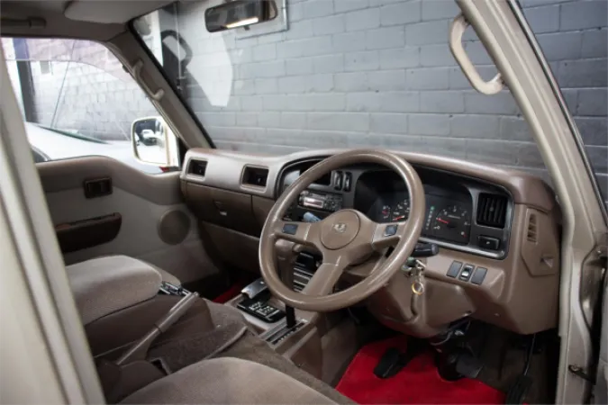1993 NISSAN Homy Coach — photo