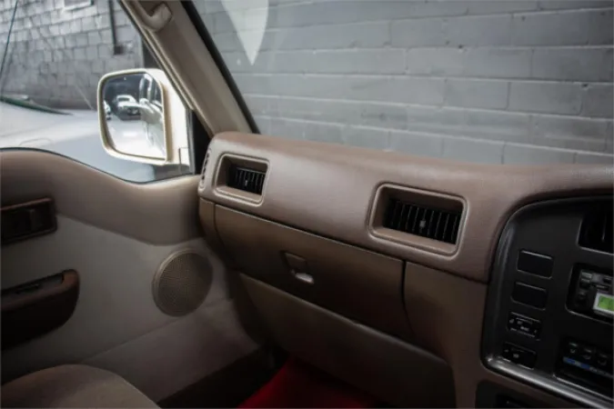 1993 NISSAN Homy Coach — photo