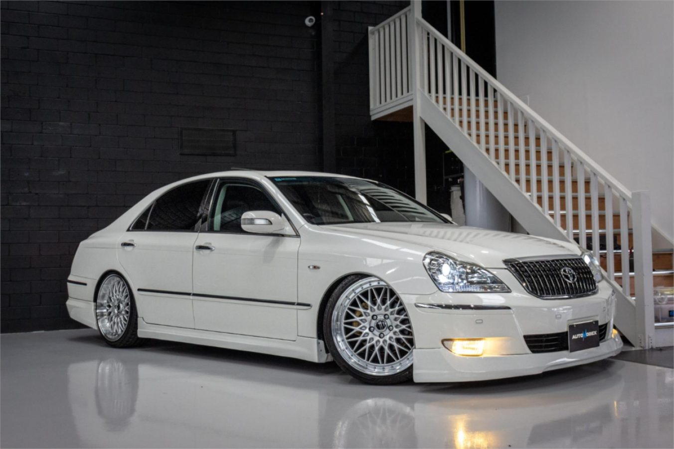 2006 TOYOTA CROWN — photo