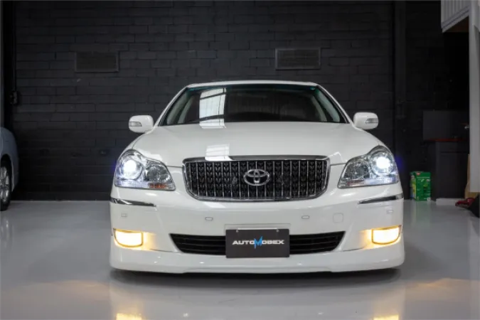 2006 TOYOTA CROWN — photo