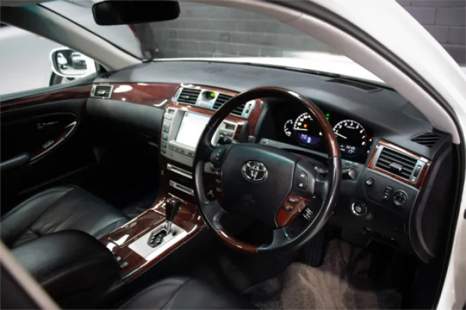 2006 TOYOTA CROWN — photo