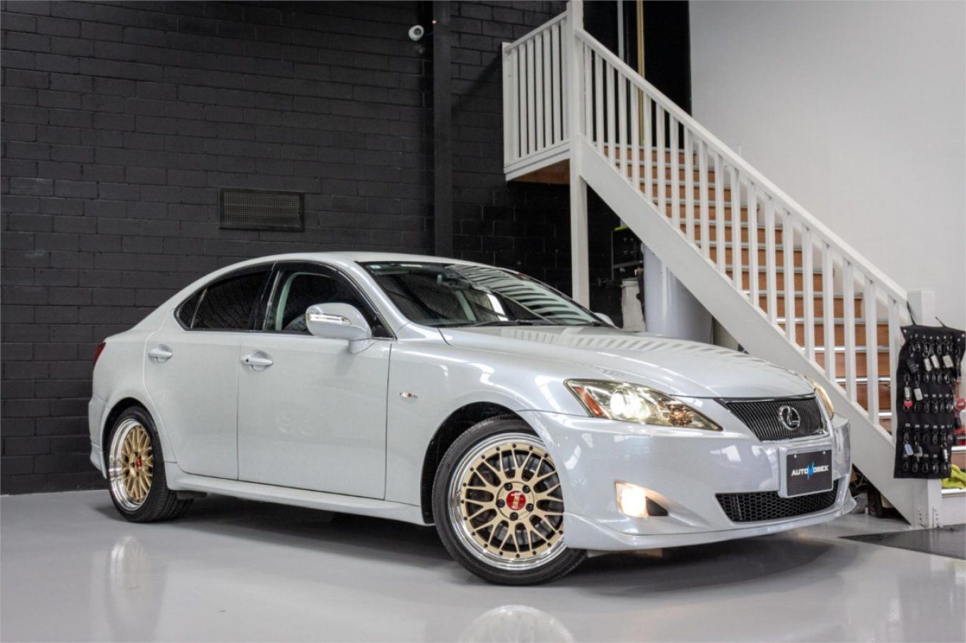 2007 LEXUS IS350 — photo