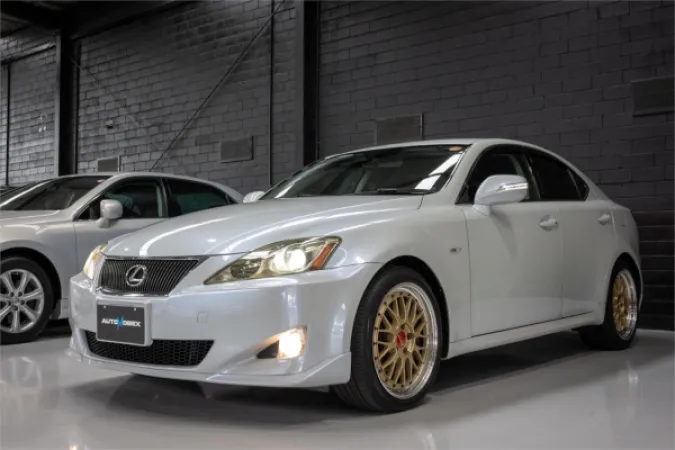 2007 LEXUS IS350 — photo
