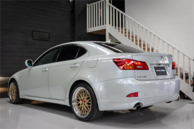2007 LEXUS IS350 — photo