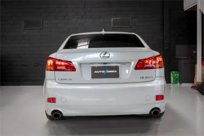 2007 LEXUS IS350 — photo