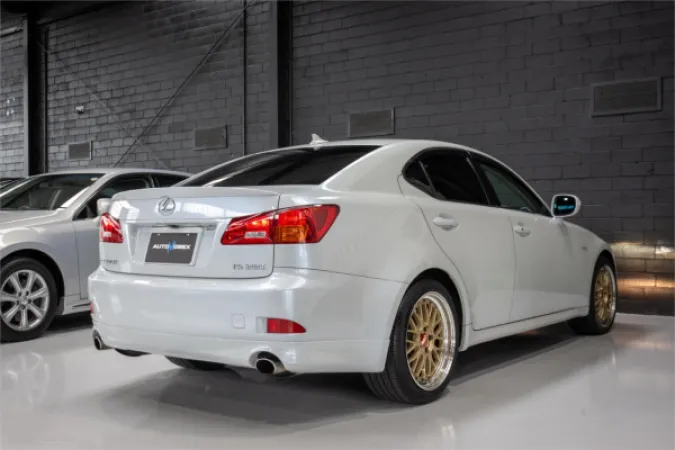 2007 LEXUS IS350 — photo