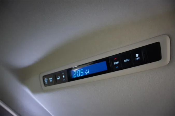 2015 TOYOTA VELLFIRE — photo