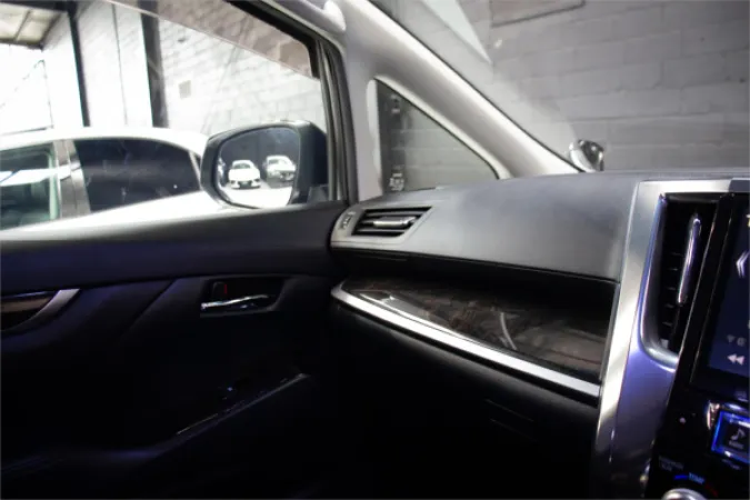 2015 TOYOTA VELLFIRE — photo
