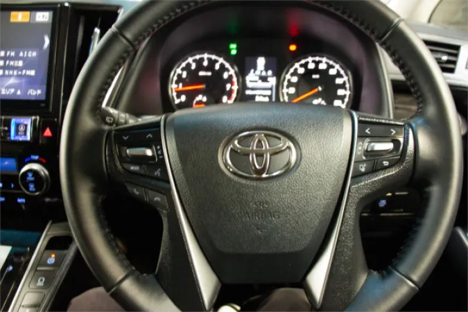 2015 TOYOTA VELLFIRE — photo