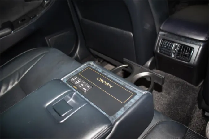 2006 TOYOTA CROWN — photo