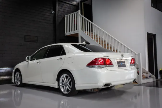 2012 TOYOTA CROWN — photo
