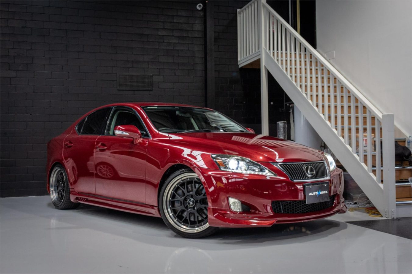 2009 LEXUS IS350 — photo