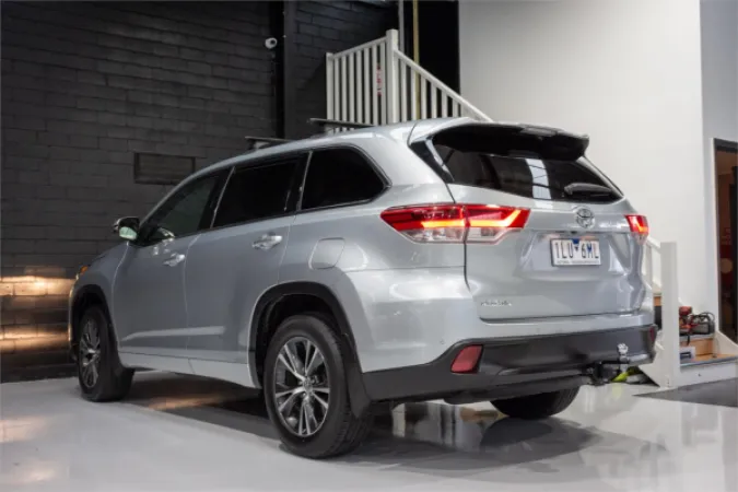 2017 TOYOTA KLUGER — photo